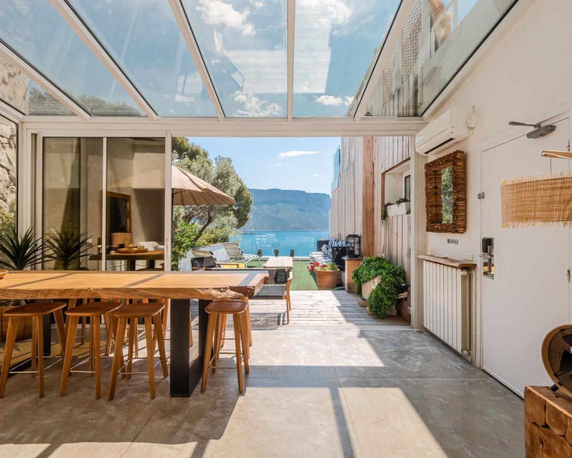 De La - Mahogany Hotel Cassis