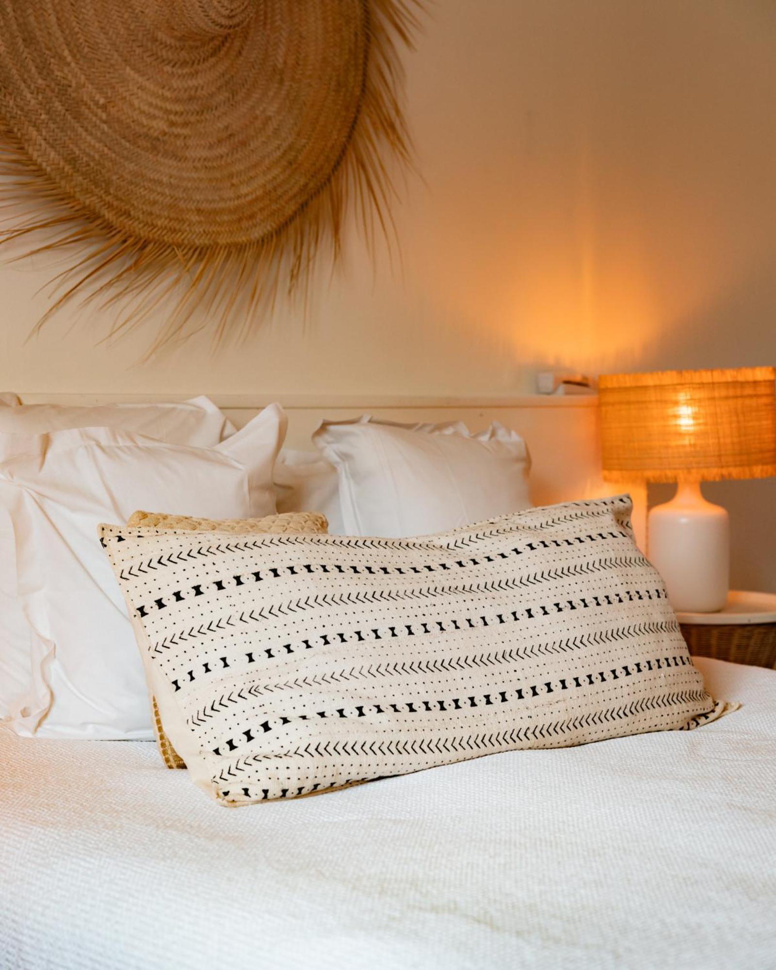 De La - Mahogany Hotel Cassis
