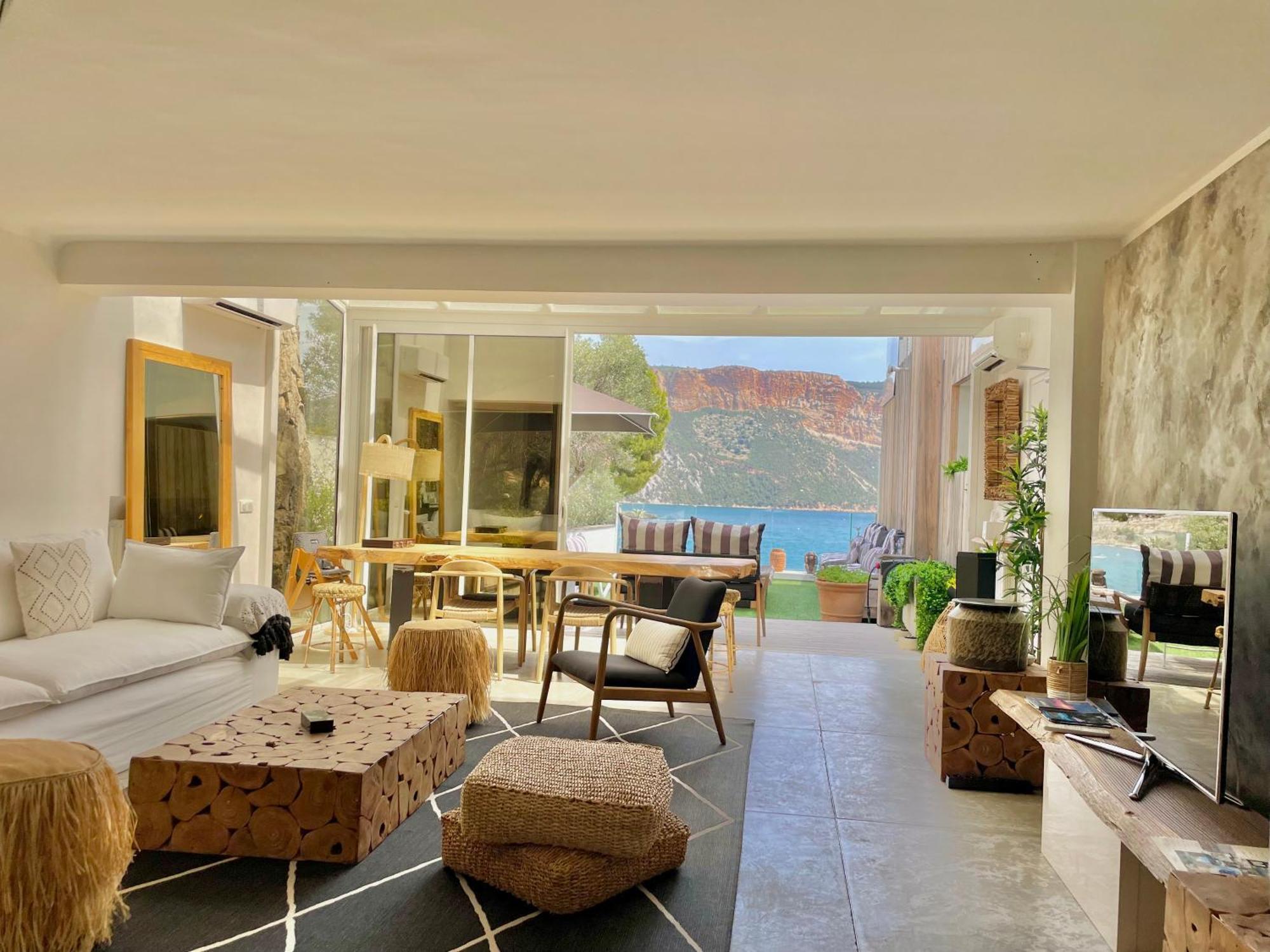De La - Mahogany Hotel 3*